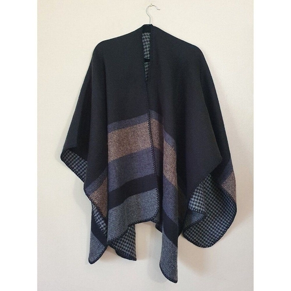 Poncho   - Picture 5 of 7